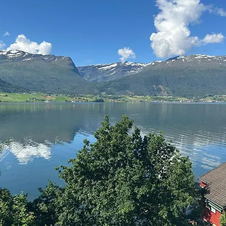 Casa Hauge Fjord View 4* Sandane