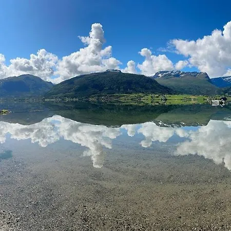 Penzion Casa Hauge Fjord View Sandane