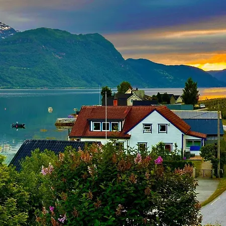 Casa Hauge Fjord View Penzion