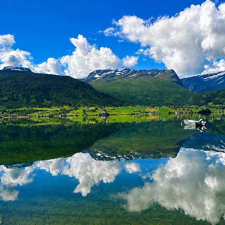 Penzion Casa Hauge Fjord View Sandane