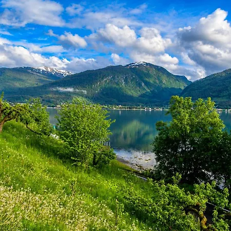 Casa Hauge Fjord View Sandane