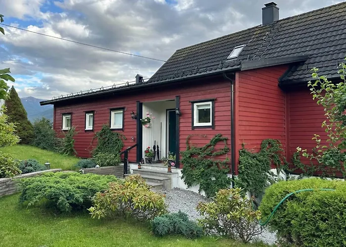 Casa Hauge Fjord View Guest house