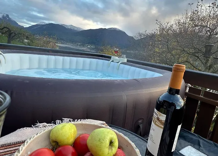 Casa Hauge Fjord View 게스트하우스 *