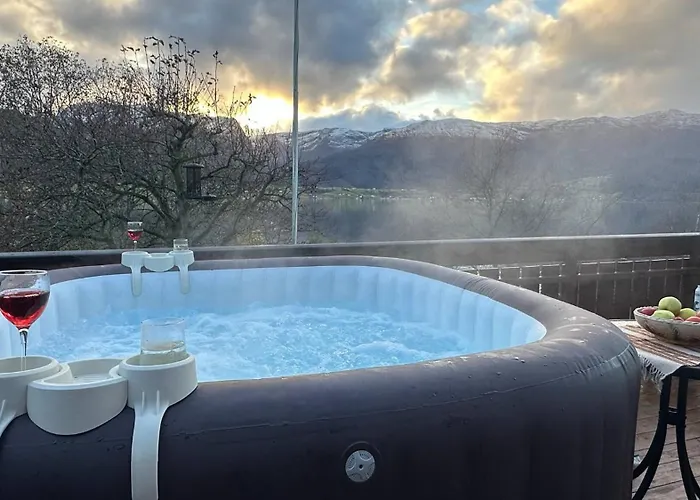 Casa Hauge Fjord View Guest house Sandane