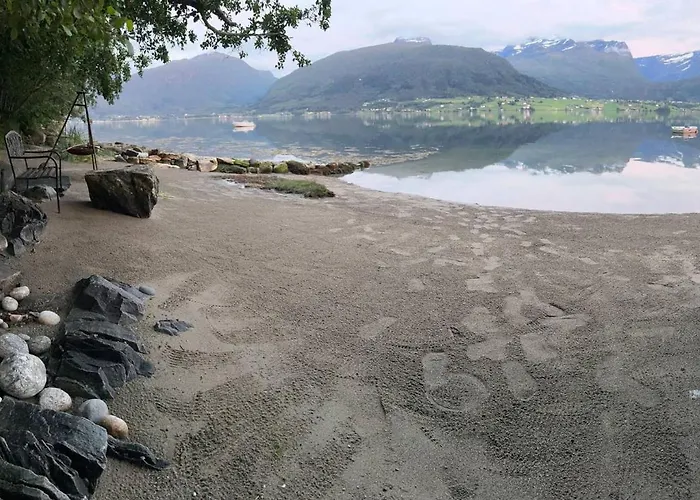 Casa Hauge Fjord View * Sandane